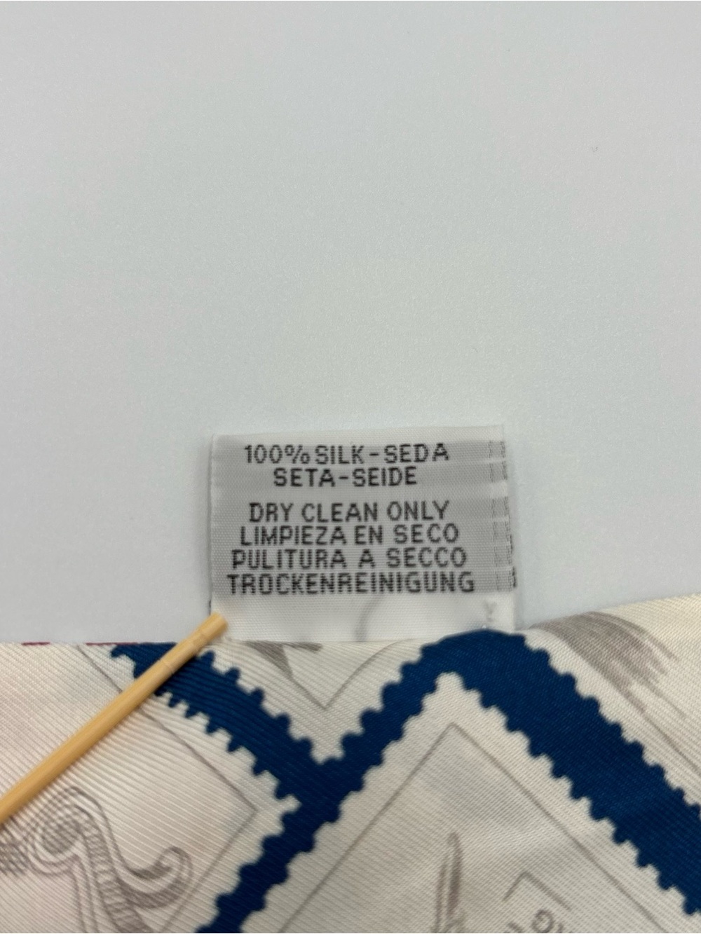 Hermes Le Philateliste du Faubourg Twilly Ivory Navy Rust Silk Scarf - Picture 6 of 6